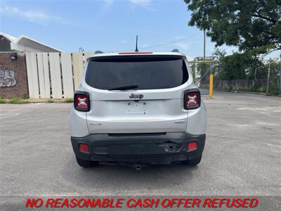 2015 Jeep Renegade Latitude   - Photo 4 - St. Louis, MO 63116