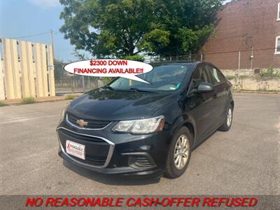 2019 Chevrolet Sonic LT Auto   - Photo 1 - St. Louis, MO 63116