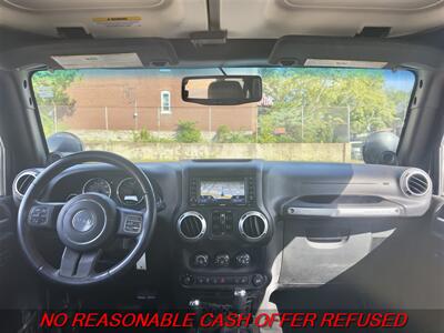 2012 Jeep Wrangler Sahara   - Photo 8 - St. Louis, MO 63116