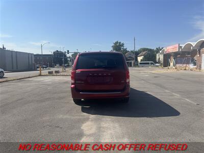 2014 Dodge Grand Caravan SXT   - Photo 5 - St. Louis, MO 63116