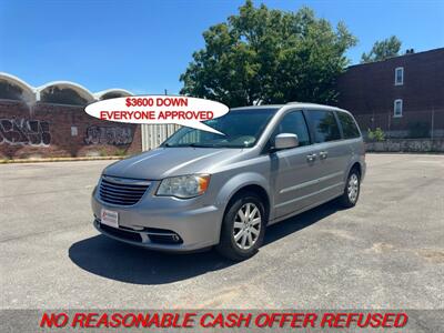 2014 Chrysler Town & Country Touring   - Photo 1 - St. Louis, MO 63116