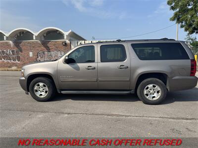 2011 Chevrolet Suburban LT   - Photo 5 - St. Louis, MO 63116