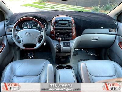 2004 Toyota Sienna XLE Limited   - Photo 11 - Sherman Oaks, CA 91403-1701