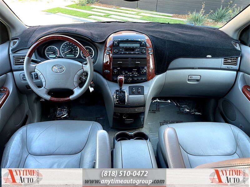2004 Toyota Sienna XLE 7 Passenger photo