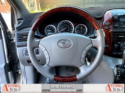 2004 Toyota Sienna XLE Limited   - Photo 23 - Sherman Oaks, CA 91403-1701