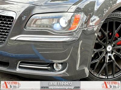 2013 Chrysler 300 Series S   - Photo 29 - Sherman Oaks, CA 91403-1701