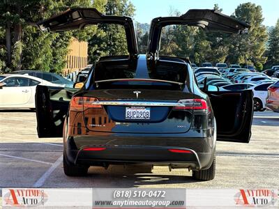 2017 Tesla Model X 100D   - Photo 12 - Sherman Oaks, CA 91403-1701