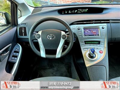 2014 Toyota Prius Three   - Photo 11 - Sherman Oaks, CA 91403-1701