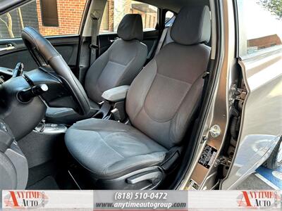 2013 Hyundai ACCENT SE   - Photo 15 - Sherman Oaks, CA 91403-1701