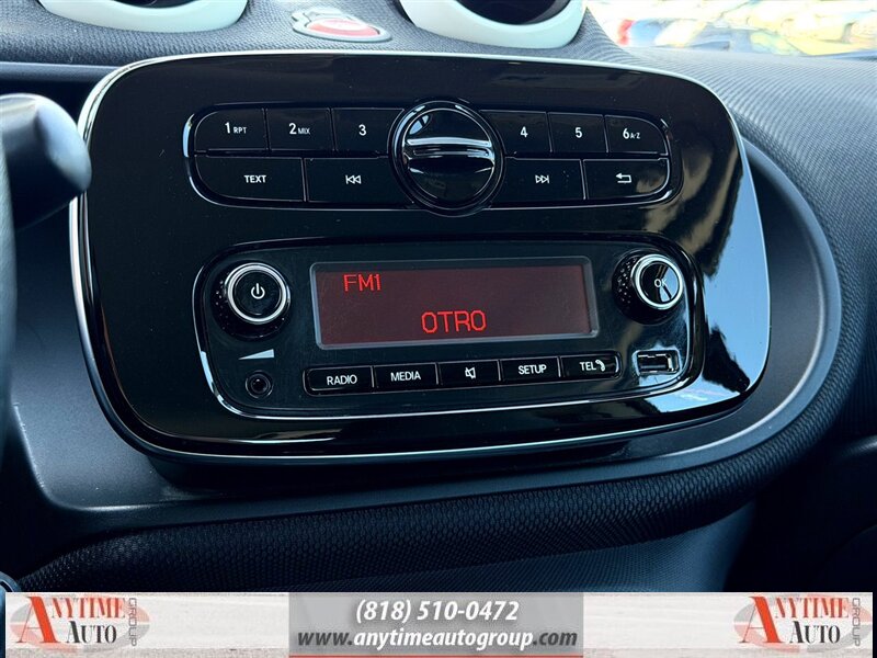 2016 Smart fortwo Passion - Photo 14 - Sherman Oaks, CA 91403-1701
