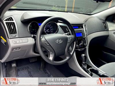 2013 Hyundai SONATA Hybrid   - Photo 15 - Sherman Oaks, CA 91403-1701