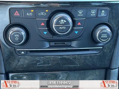 2014 Chrysler 300C   - Photo 20 - Sherman Oaks, CA 91403-1701