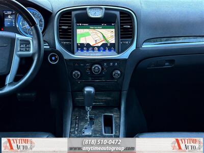 2014 Chrysler 300C   - Photo 12 - Sherman Oaks, CA 91403-1701