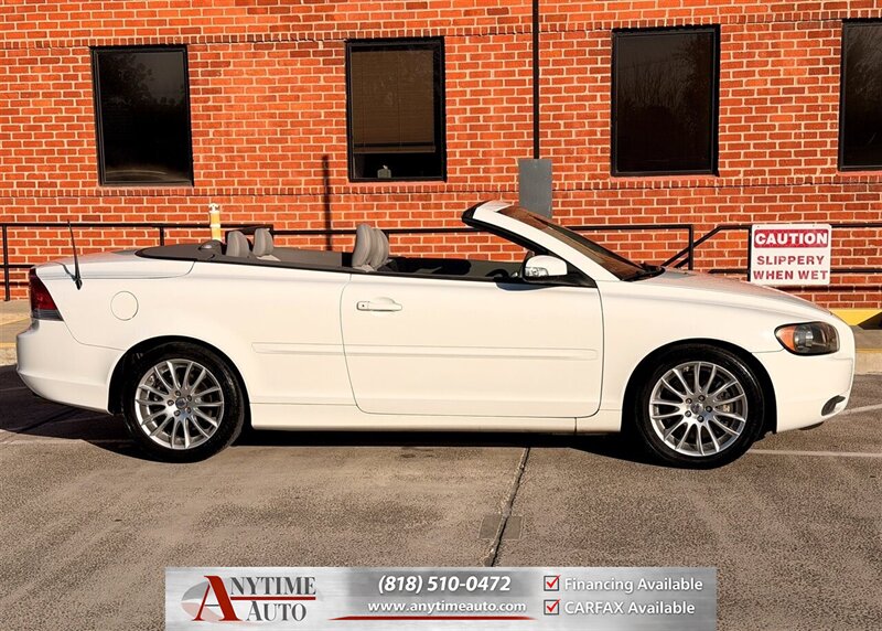 2008 Volvo C70 T5   - Photo 8 - Sherman Oaks, CA 91403-1701