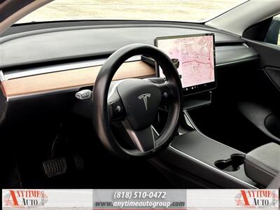 2021 Tesla Model Y Long Range - Photo 13 - Sherman Oaks, CA 91403-1701
