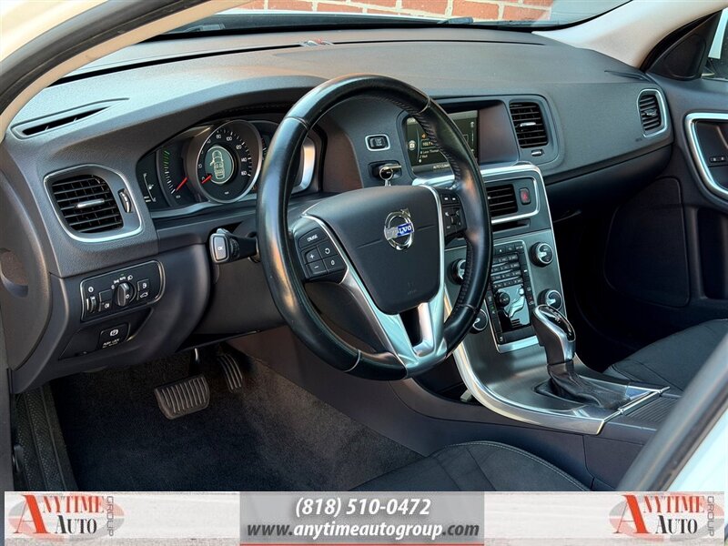 2014 Volvo S60 T5 - Photo 13 - Sherman Oaks, CA 91403-1701
