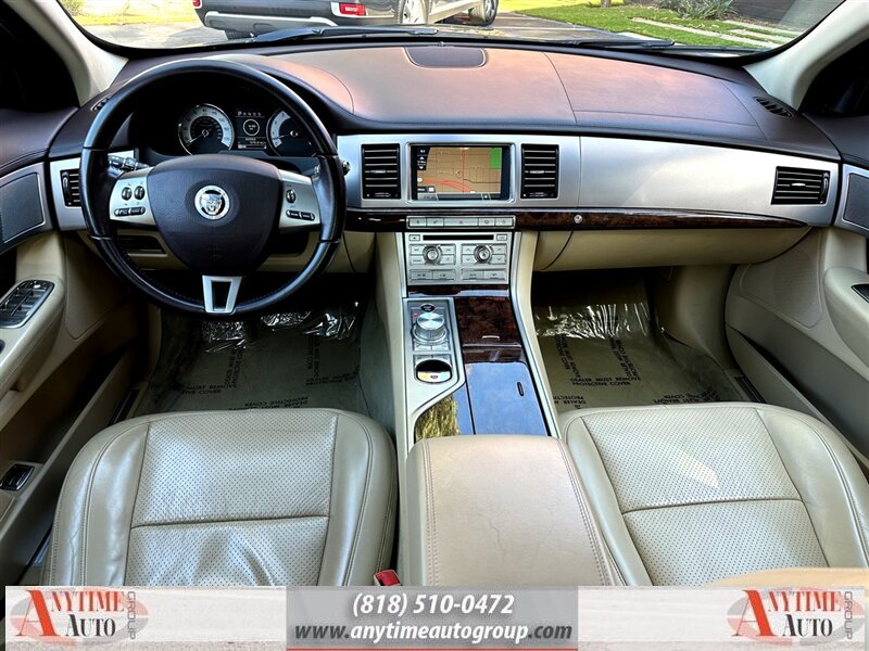 2011 Jaguar XF Premium photo