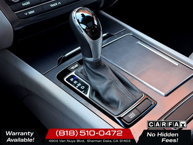 2015 Hyundai Genesis 3.8   - Photo 20 - Sherman Oaks, CA 91403-1701