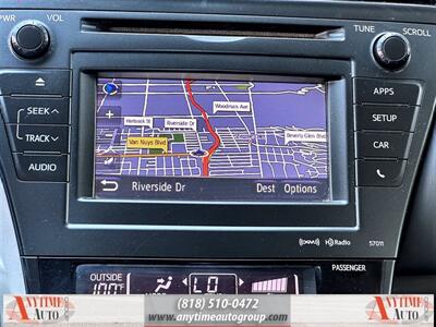 2012 Toyota Prius v Five   - Photo 17 - Sherman Oaks, CA 91403-1701