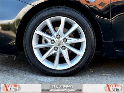 2012 Toyota Prius v Five   - Photo 23 - Sherman Oaks, CA 91403-1701