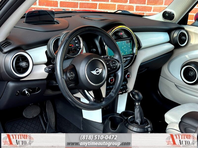 2016 MINI Hardtop 2 Door - Photo 12 - Sherman Oaks, CA 91403-1701