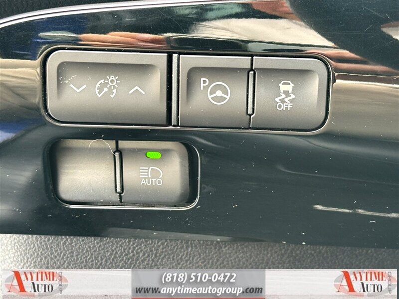 2018 Toyota Prius Three Touring - Photo 23 - Sherman Oaks, CA 91403-1701