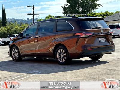 2021 Toyota Sienna XLE   - Photo 4 - Sherman Oaks, CA 91403-1701