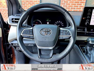 2021 Toyota Sienna XLE   - Photo 25 - Sherman Oaks, CA 91403-1701