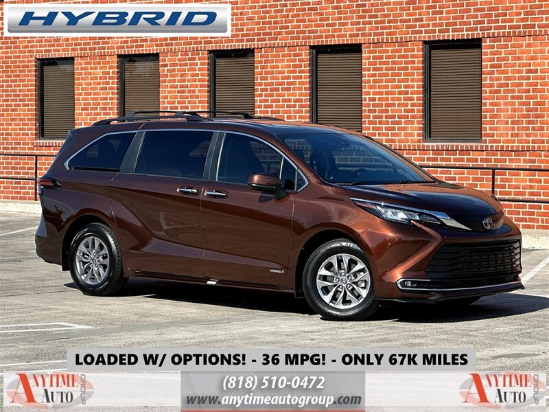 2021 Toyota Sienna XLE  