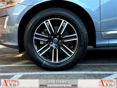 2017 Volvo XC60 T5 Dynamic   - Photo 24 - Sherman Oaks, CA 91403-1701