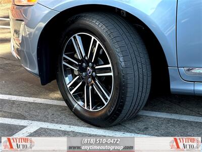 2017 Volvo XC60 T5 Dynamic   - Photo 25 - Sherman Oaks, CA 91403-1701