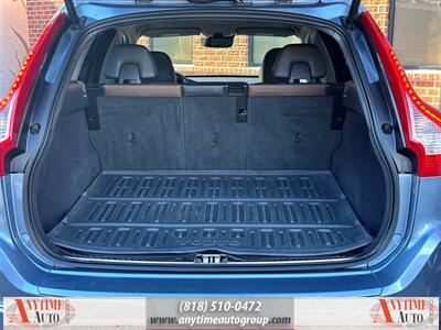 2017 Volvo XC60 T5 Dynamic   - Photo 20 - Sherman Oaks, CA 91403-1701