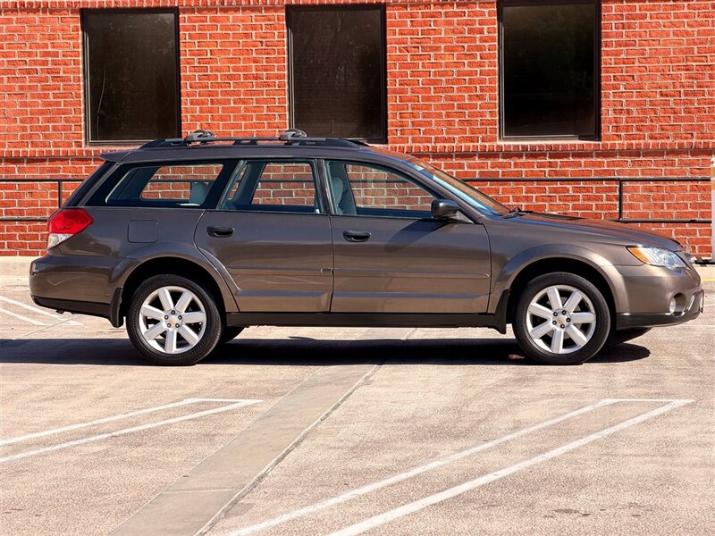 2008 Subaru Outback 2.5i   - Photo 8 - Sherman Oaks, CA 91403-1701