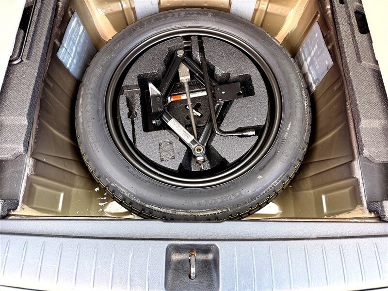 2008 Subaru Outback 2.5i   - Photo 22 - Sherman Oaks, CA 91403-1701