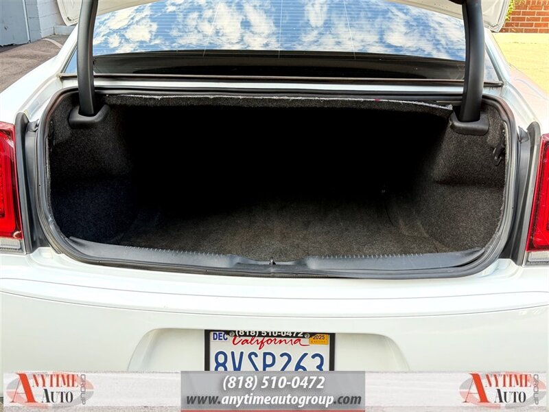 2018 Chrysler 300 Series S - Photo 22 - Sherman Oaks, CA 91403-1701