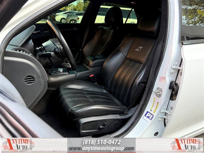 2018 Chrysler 300 Series S - Photo 12 - Sherman Oaks, CA 91403-1701