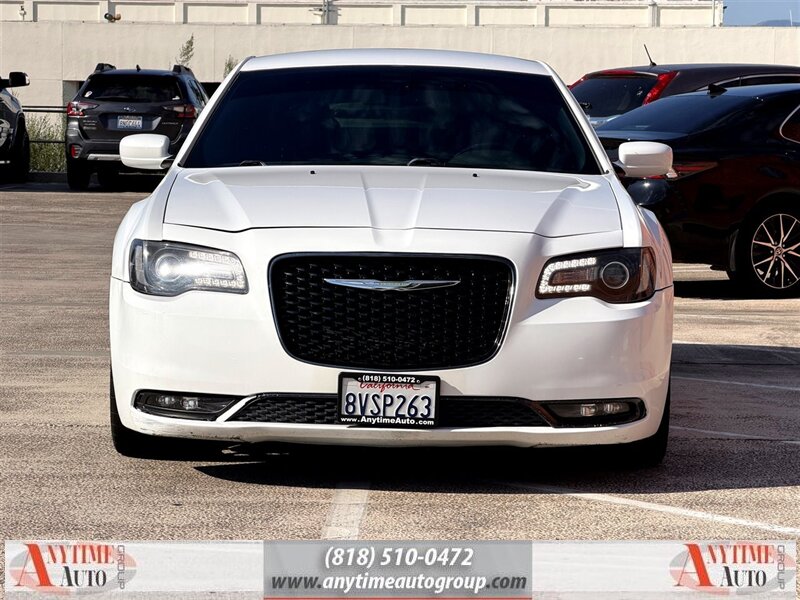 2018 Chrysler 300 Series S  