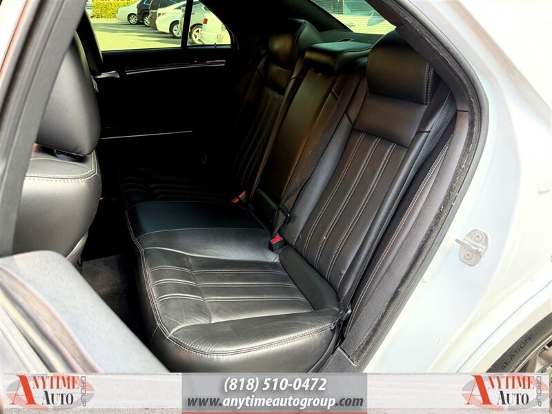 2018 Chrysler 300 Series S - Photo 21 - Sherman Oaks, CA 91403-1701