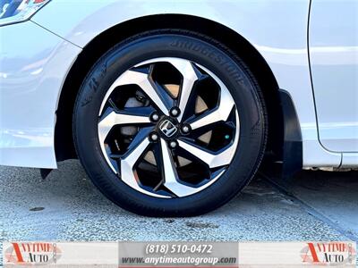 2017 Honda Accord EX-L w/Navigation and Honda Sensing   - Photo 34 - Sherman Oaks, CA 91403-1701