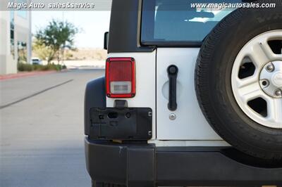 2018 Jeep Wrangler JK Unlimited Sport   - Photo 15 - Phoenix, AZ 85034