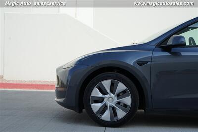 2023 Tesla Model Y Long Range - Photo 11 - Phoenix, AZ 85034