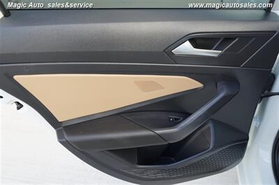 2021 Volkswagen Jetta SE   - Photo 19 - Phoenix, AZ 85034