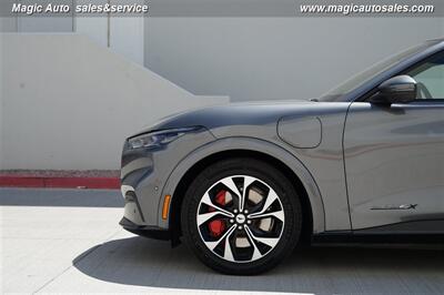 2021 Ford Mustang Mach-E Premium   - Photo 8 - Phoenix, AZ 85034