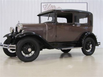 1930 Ford Model A Tudor Sedan   - Photo 2 - Fort Wayne, IN 46804
