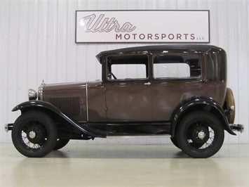 1930 Ford Model A Tudor Sedan   - Photo 1 - Fort Wayne, IN 46804