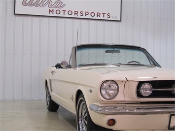 1965 Ford Mustang GT Convertible   - Photo 9 - Fort Wayne, IN 46804