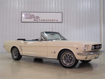 1965 Ford Mustang GT Convertible   - Photo 14 - Fort Wayne, IN 46804