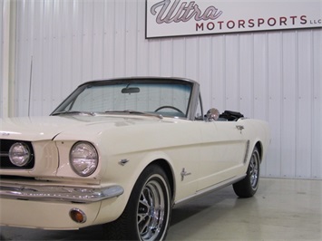 1965 Ford Mustang GT Convertible   - Photo 10 - Fort Wayne, IN 46804