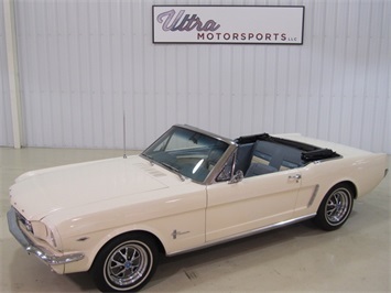 1965 Ford Mustang GT Convertible   - Photo 4 - Fort Wayne, IN 46804