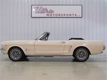 1965 Ford Mustang GT Convertible   - Photo 2 - Fort Wayne, IN 46804